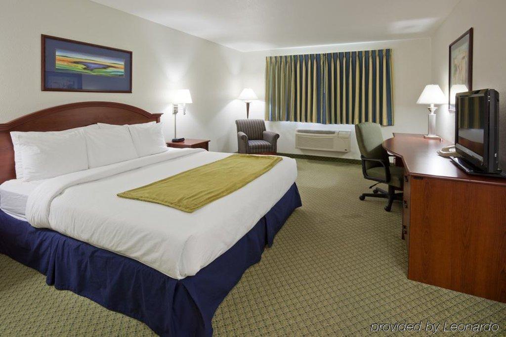 Crossings By Grandstay Inn & Suites Becker Buitenkant foto